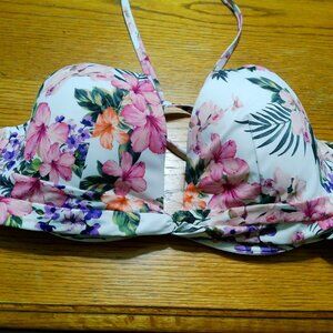 SWIM TOP SIZE 34DD NEW WITHOUT TAGS